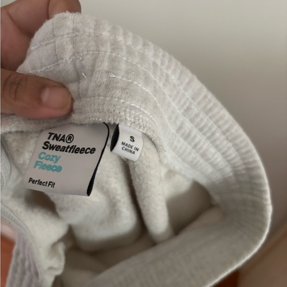 Aritzia TNA sweat fleece cozy fleece perfect fit in small. Few stains pictured! - Picture 8 of 10